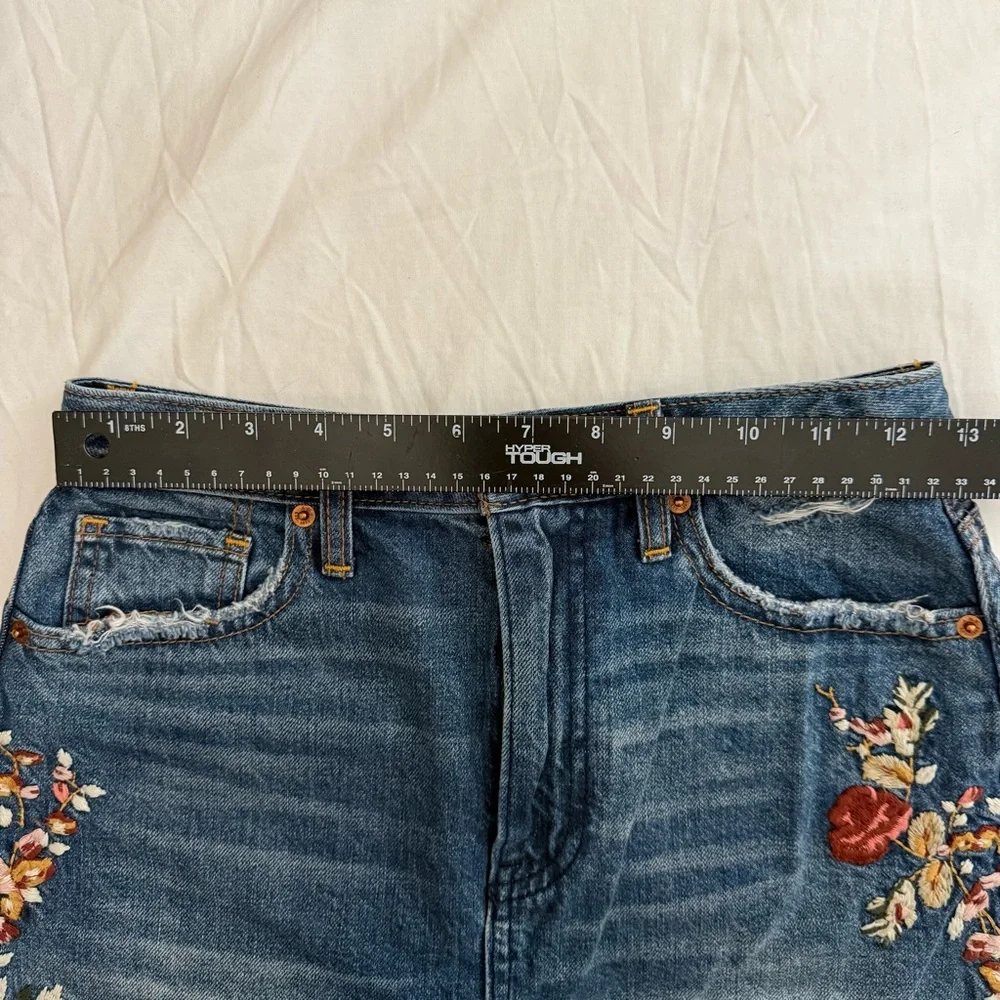 Abercrombie & Fitch Floral Embroidered Denim Mini Skirt Distressed Size 26 Boho